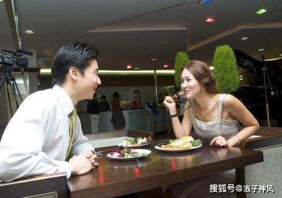 相亲兼顾吃瓜,趣味横生,甜蜜升级