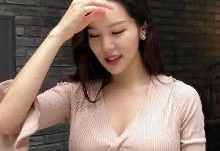 吃瓜反差清纯,清纯外表下的“吃货”本色